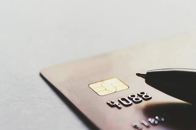 payment, online payment, card payment, credit card, electronics, electronics payment, commerce, transaction, customer, pen, notebook, notepad, diary, stationery, ecommerce, internet, online, electronic, business, technology, website, marketing, shopping, pay, credit card, credit card, credit card, credit card, credit card, ecommerce. Failed payment recovery in the UK: card vs Bacs