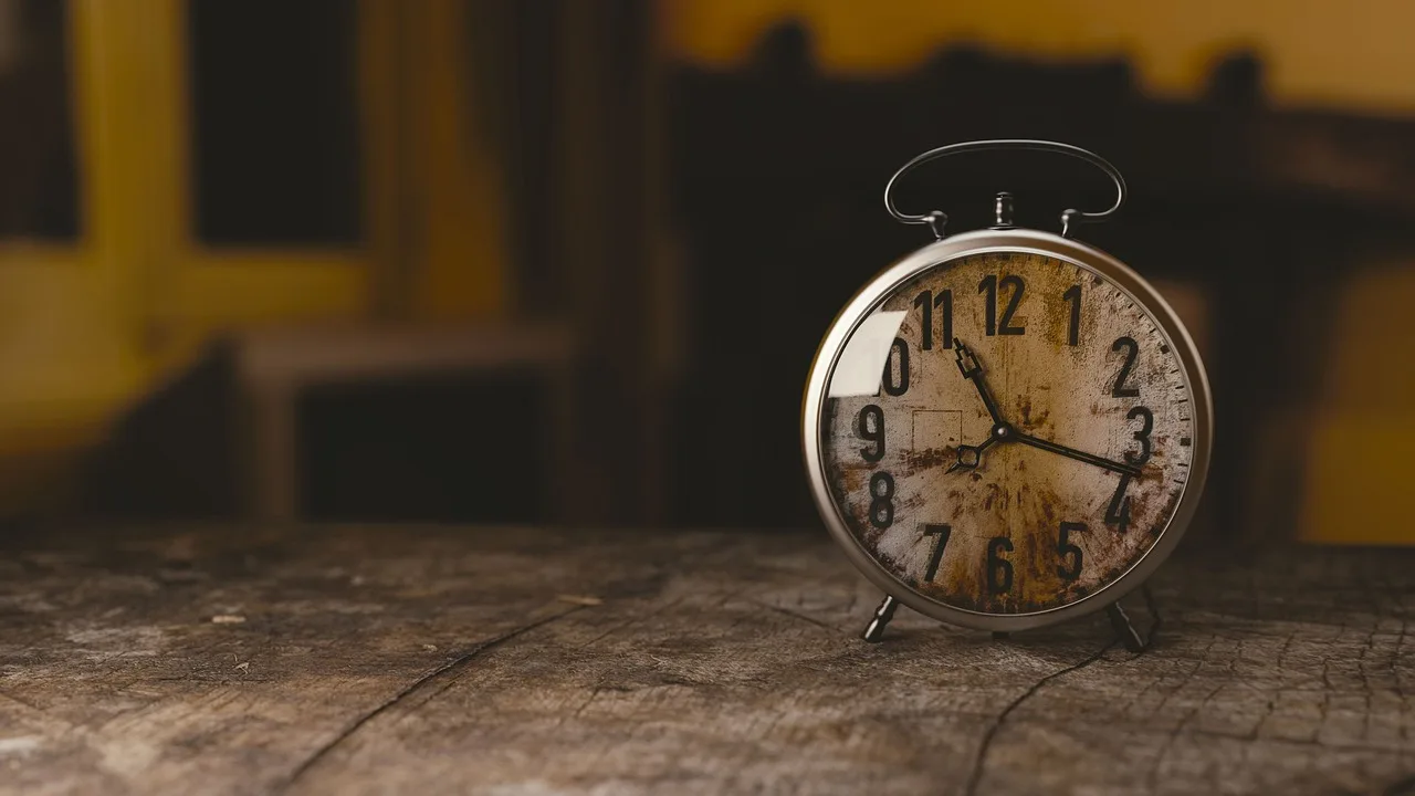 clock, alarm clock, watch, time, old, numbers, hours, minutes, analog, analog clock, timepiece, transient, clock, clock, clock, watch, watch, time, time, time, time, time