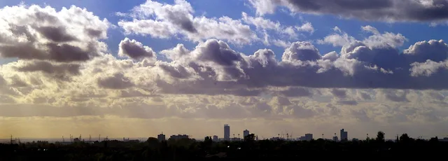 Manchester from Cutler Hill in Failsworth, Greater Manchester, England. Subscription ecommerce: planning a Manchester–Leeds test
