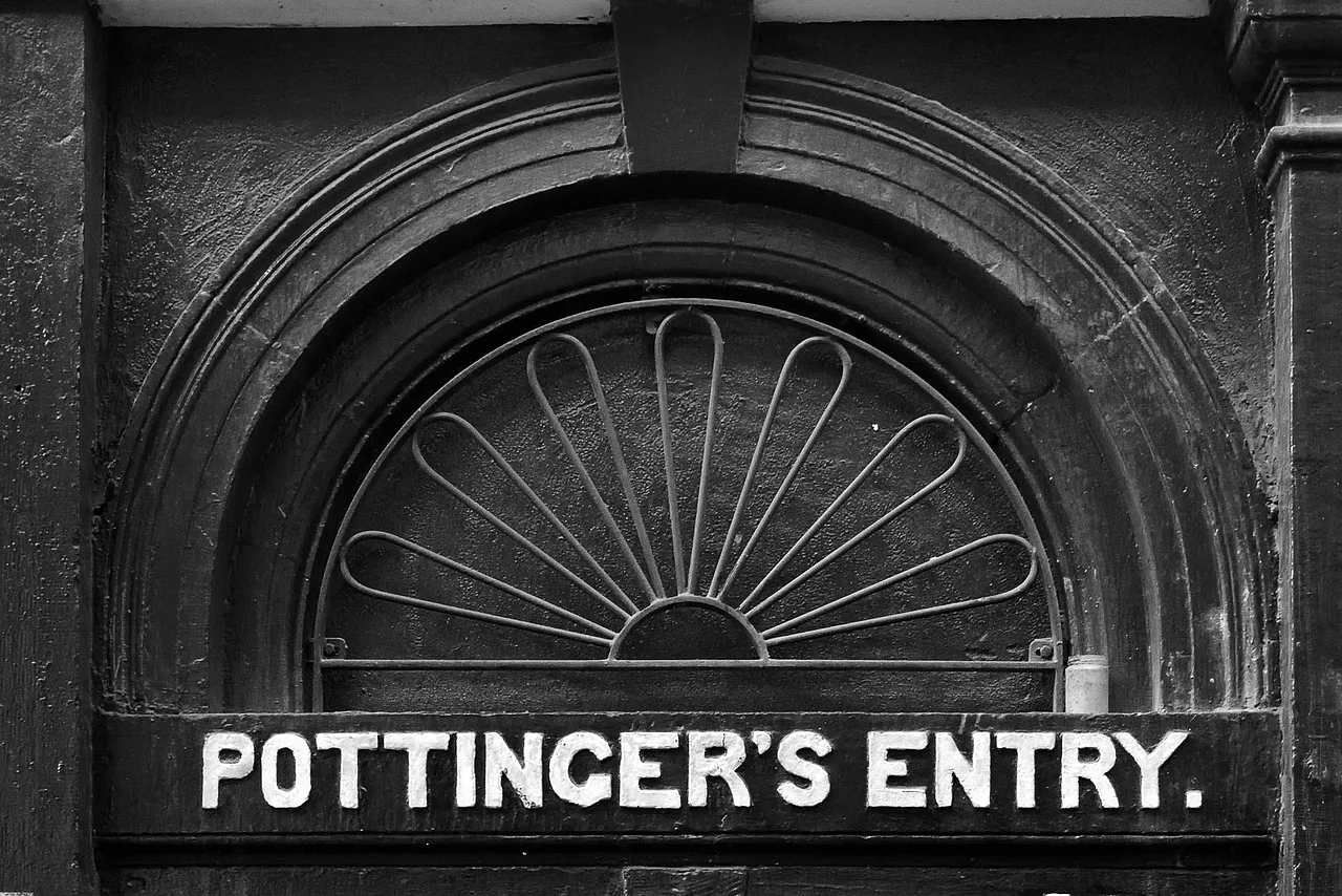 gate, pottinger's entry, belfast, belfast, belfast, belfast, belfast, belfast